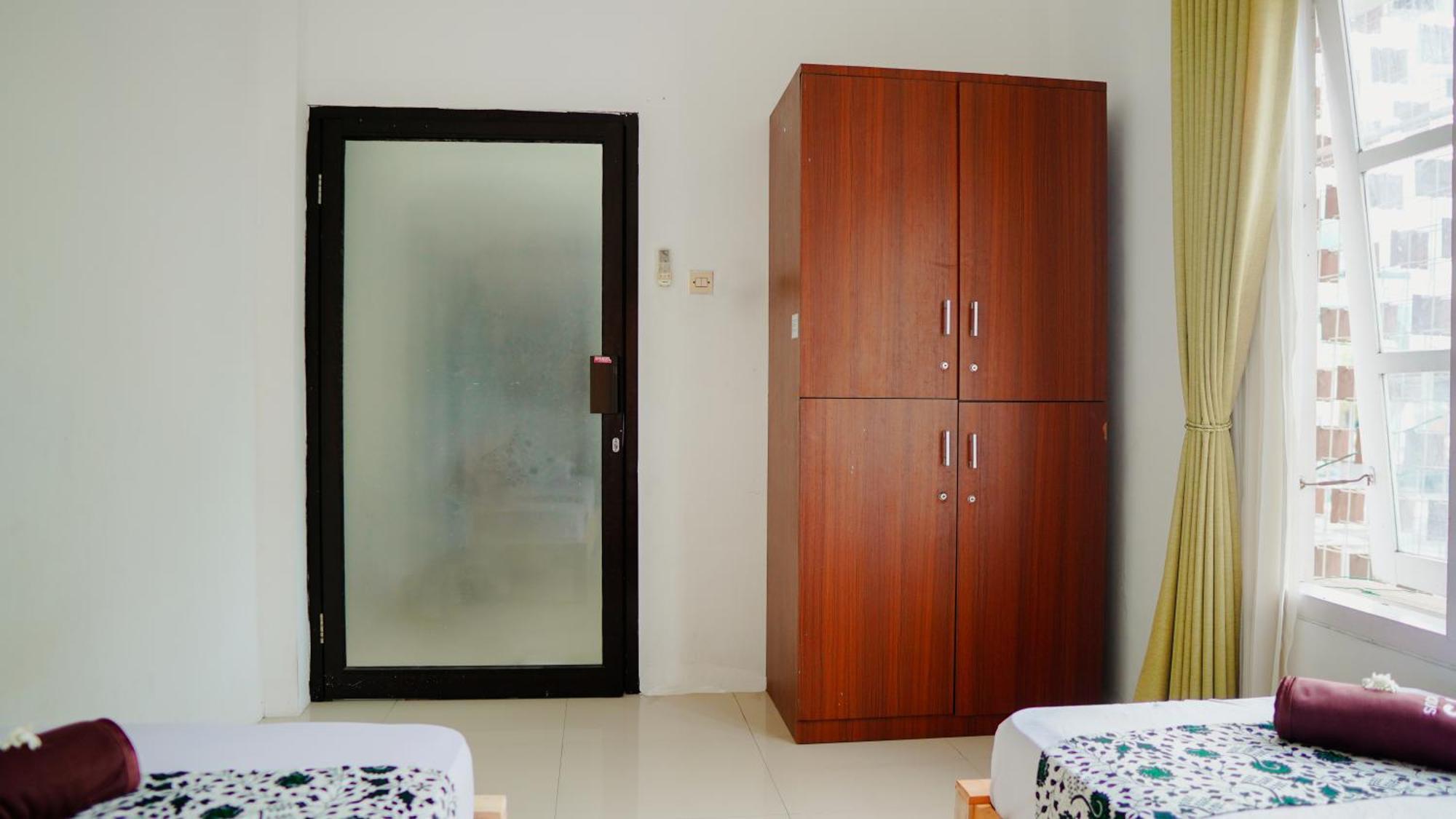 Dormitory Tourism Sritanjung Banyuwangi By Gajahsora Management Exterior photo